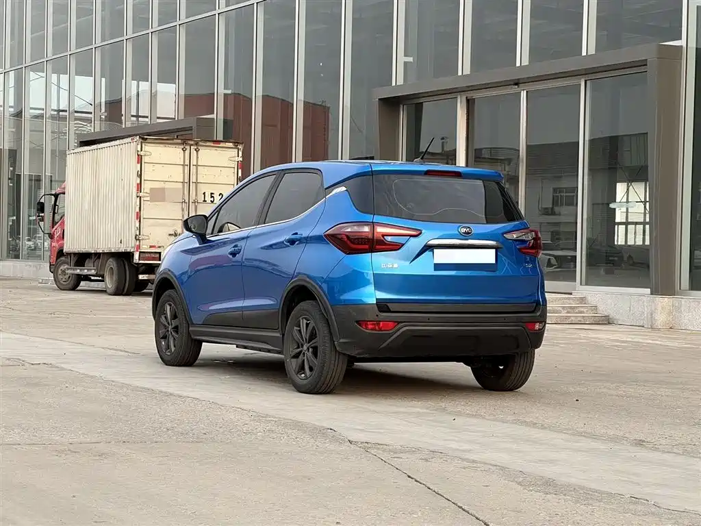 BYD S2