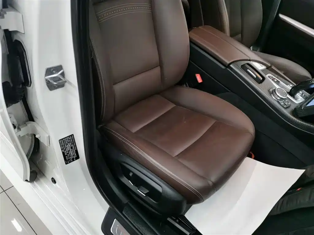 BMW 5 Series 2014 525Li Luxury Design Package фото 17