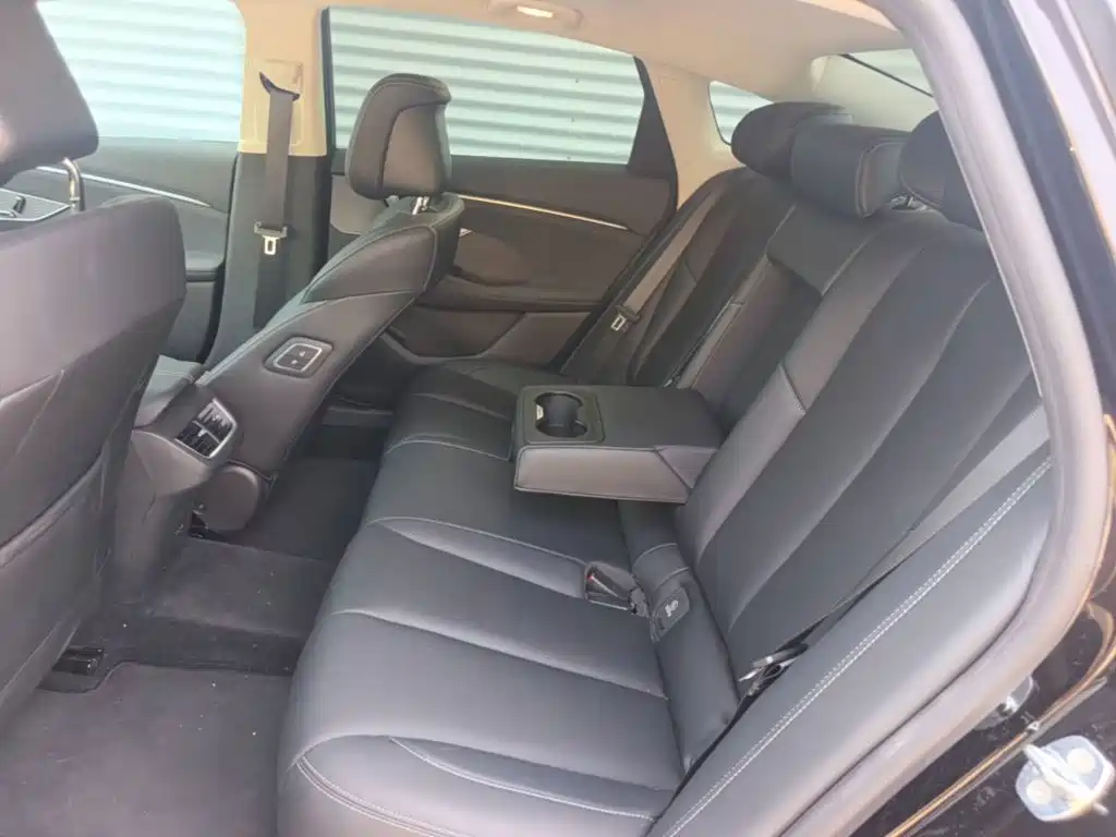 Buick LaCrosse 2025 2026 Model 28T Platinum Edition