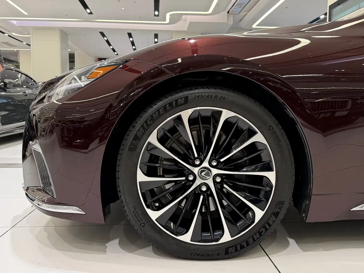 Lexus LS 2021 500h Executive Edition фото 4