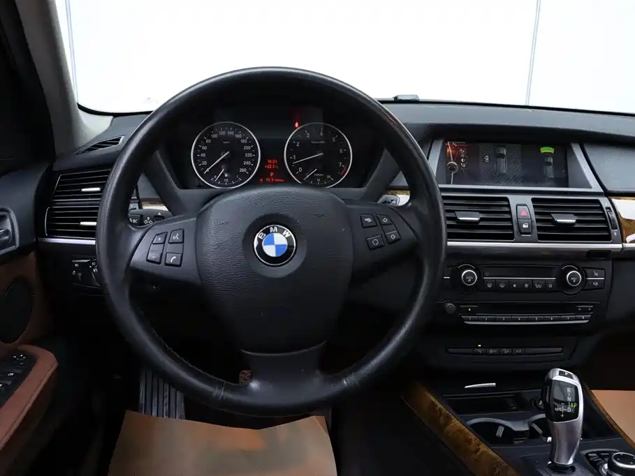 BMW X5 (Import) 2013 xDrive35i Leading фото 28