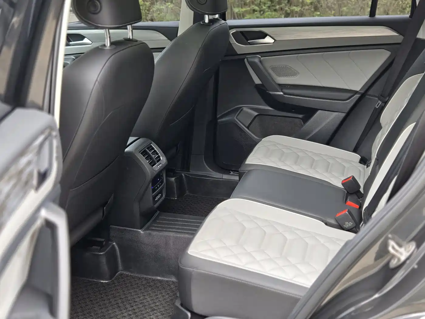 Volkswagen Tayron 2024 330TSI 2WD R-Line High Performance фото 11