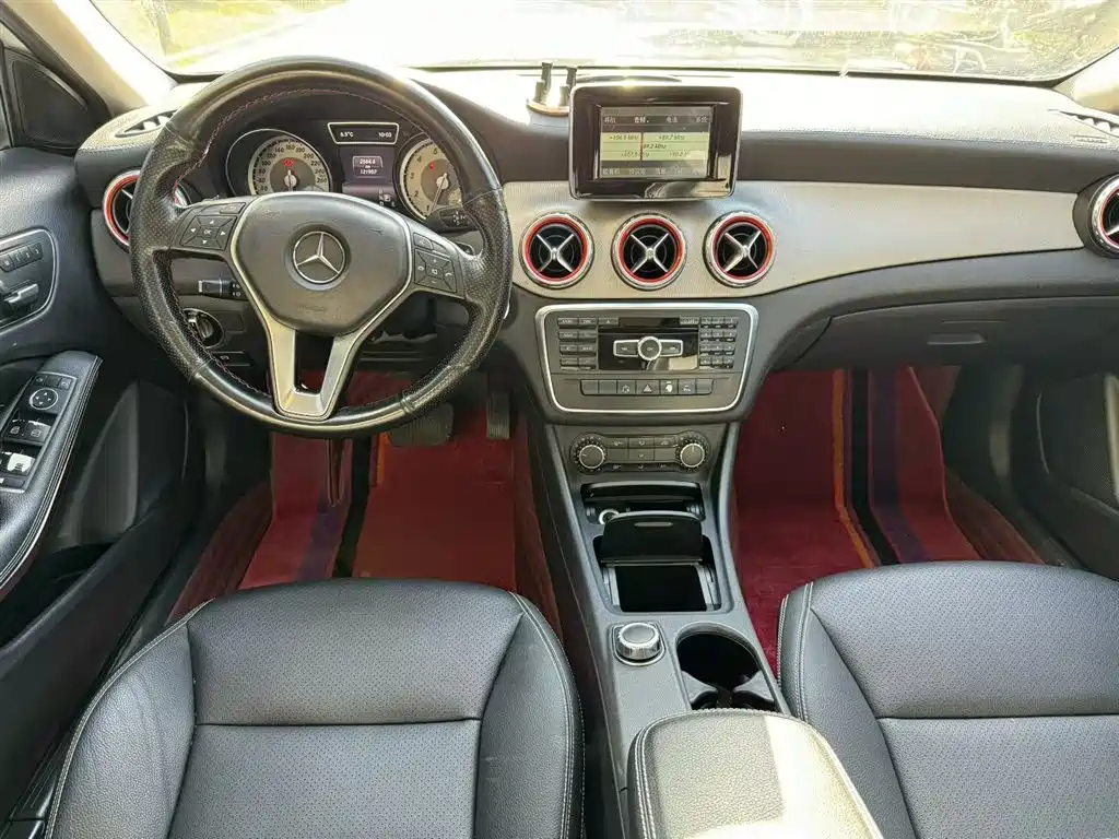 Mercedes-Benz GLA 2015 GLA 200 Fashion фото 23