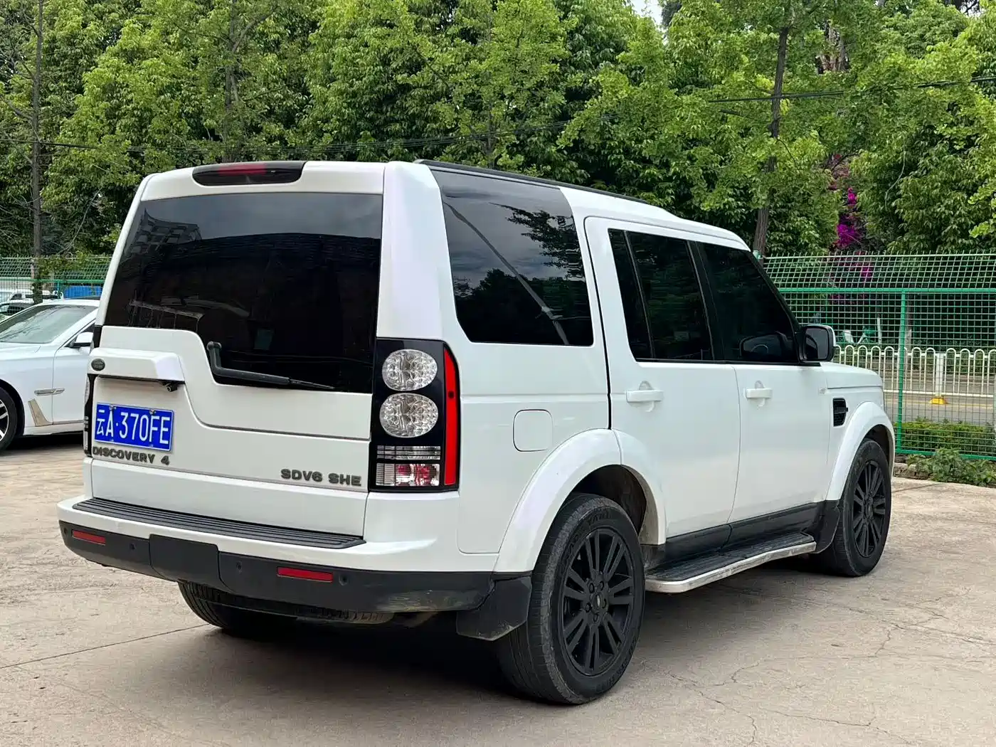 Land Rover Discovery 2011 3.0 SDV6 HSE Diesel фото 7