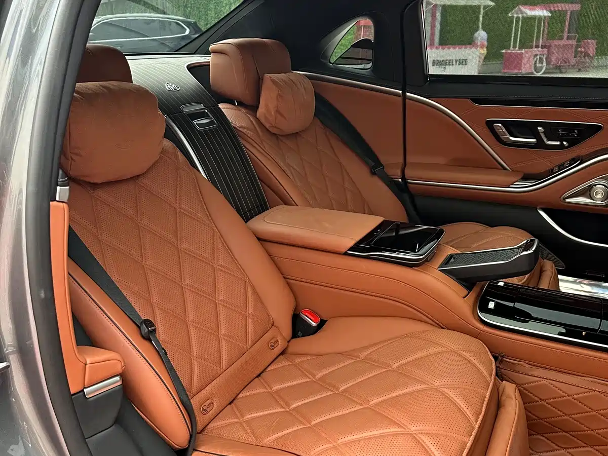 Фото 15 - Mercedes-Benz Maybach S-Class