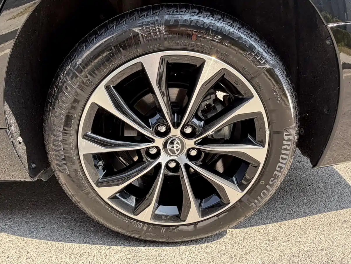Toyota Avalon 2023 Hybrid 2.5L Luxury Edition фото 13