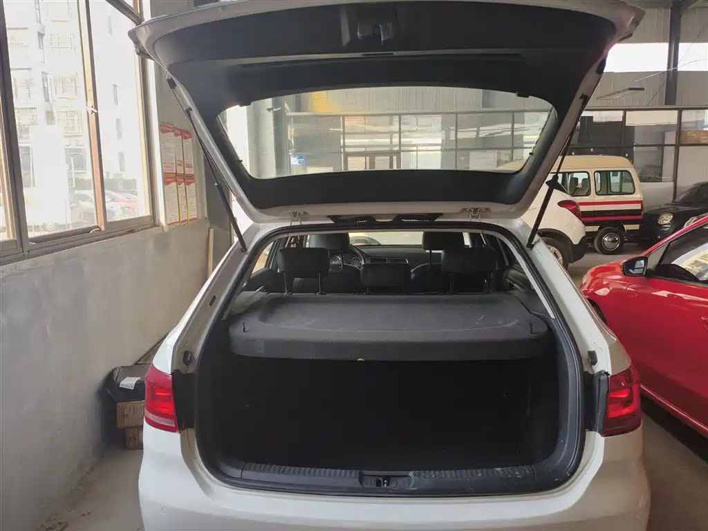 Volkswagen Lavida Tour 2013 1.6L Automatic Comfort фото 19