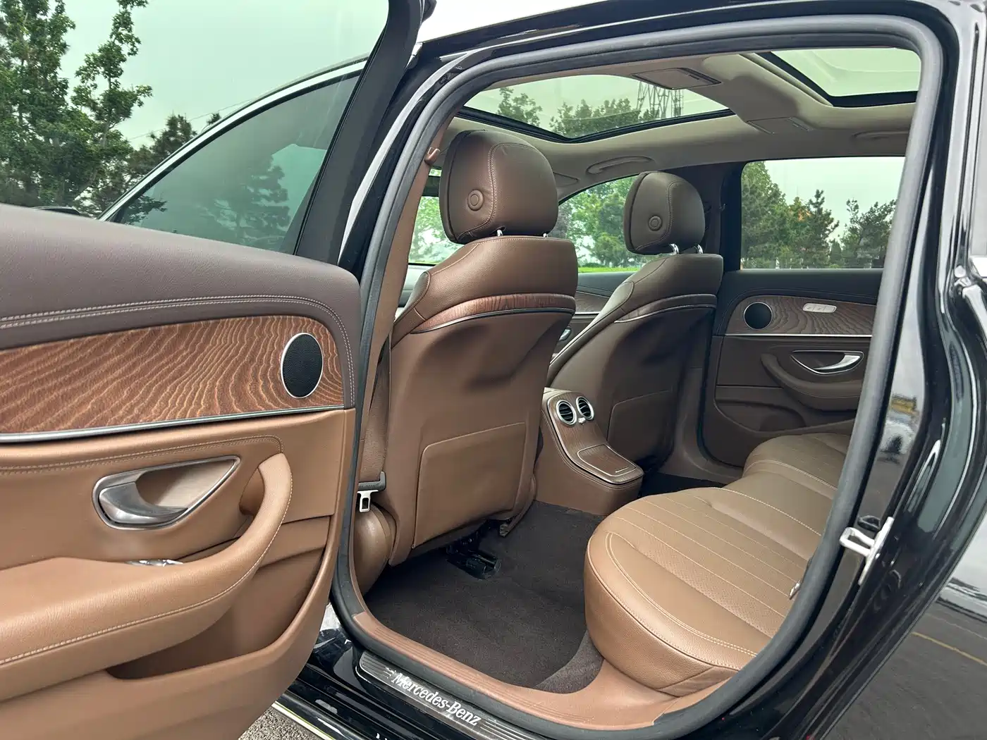 Mercedes-Benz E-Class 2021 E 300 L Fashion фото 9