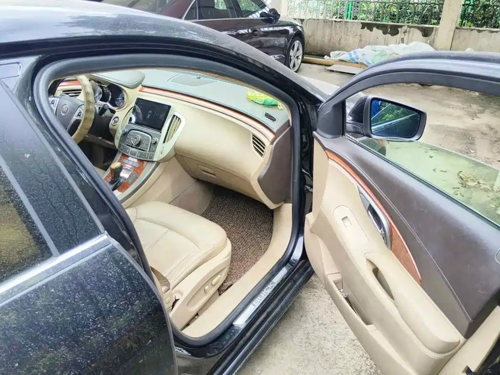 Фото 12 - Buick LaCrosse