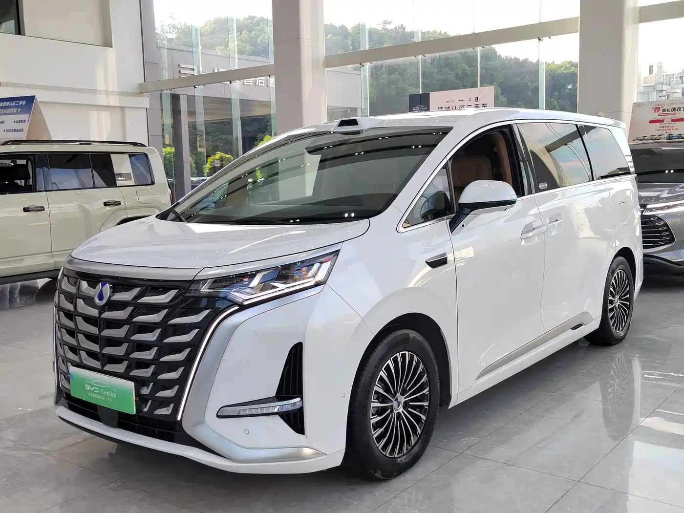 Denza D9 2025 DM-i Smart Drive Edition 1020 AWD Prestige