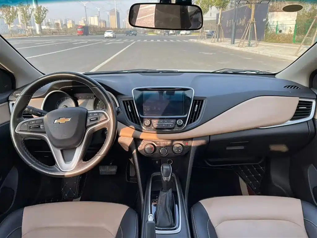 CHEVROLET CRUZE
