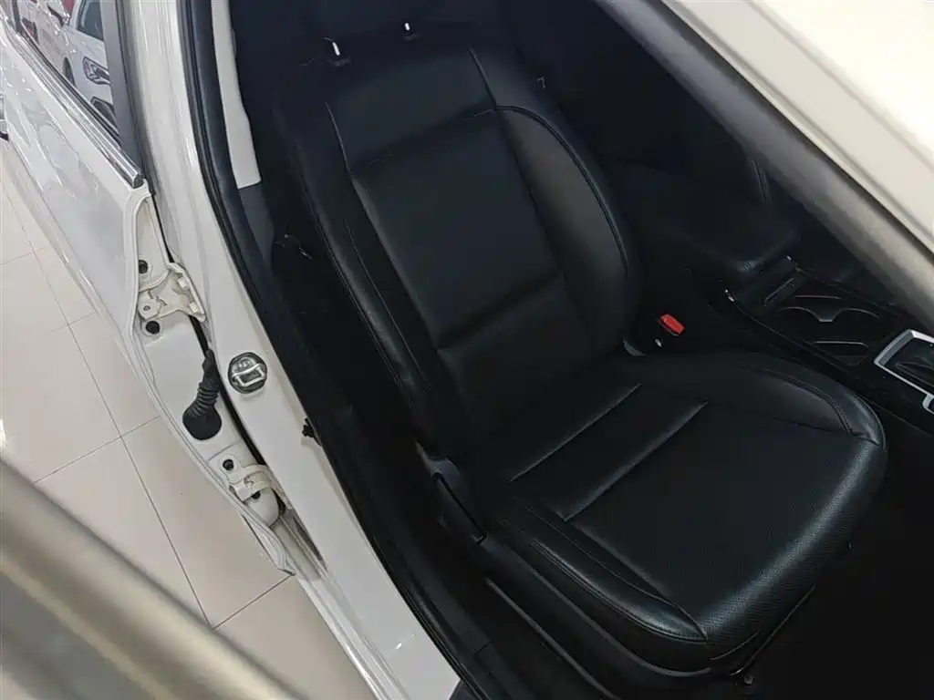 Hyundai Mistra 2014 1.8L Auto Smart GLS фото 25