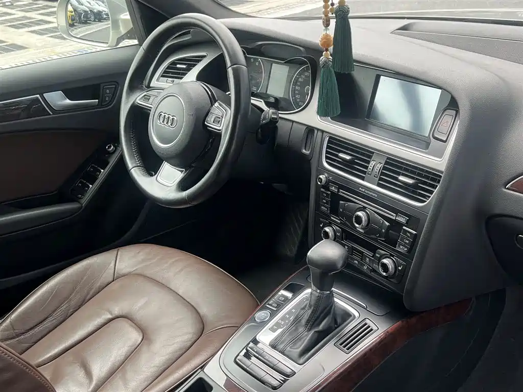 Audi A4L 2016 35 TFSI Collector's Edition S line Comfort фото 12