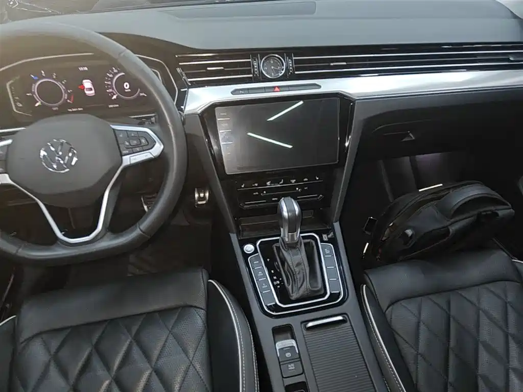 Volkswagen Magotan GTE Plug-in Hybrid 2022 GTE Luxury фото 13