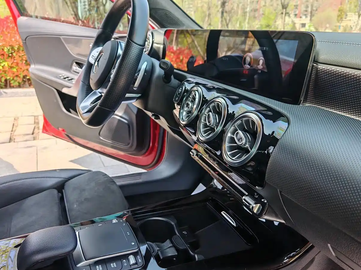 Mercedes-Benz A-Class 2020 A 200 L Sport Sedan фото 13