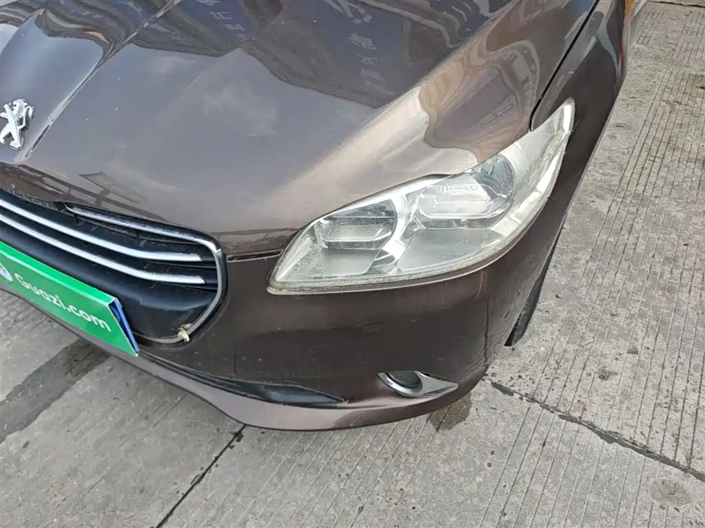 Peugeot 301 2014 1.6L Manual Luxury Edition фото 24