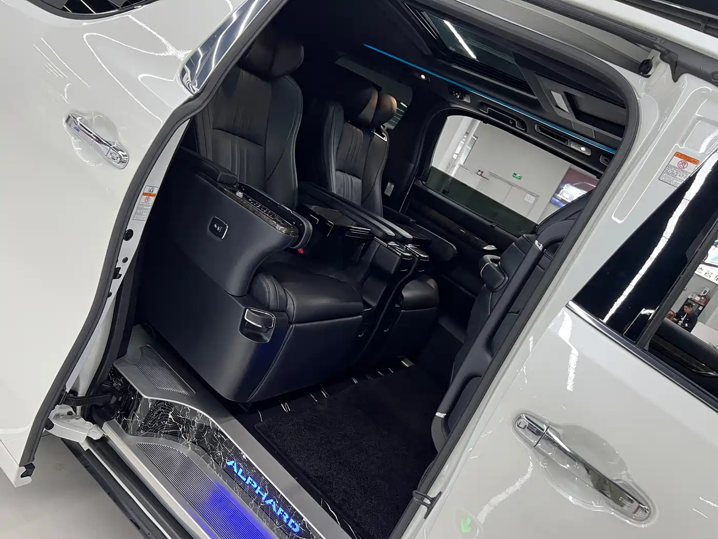 Toyota Alphard 2018 Facelift 3.5L Premium Edition фото 13