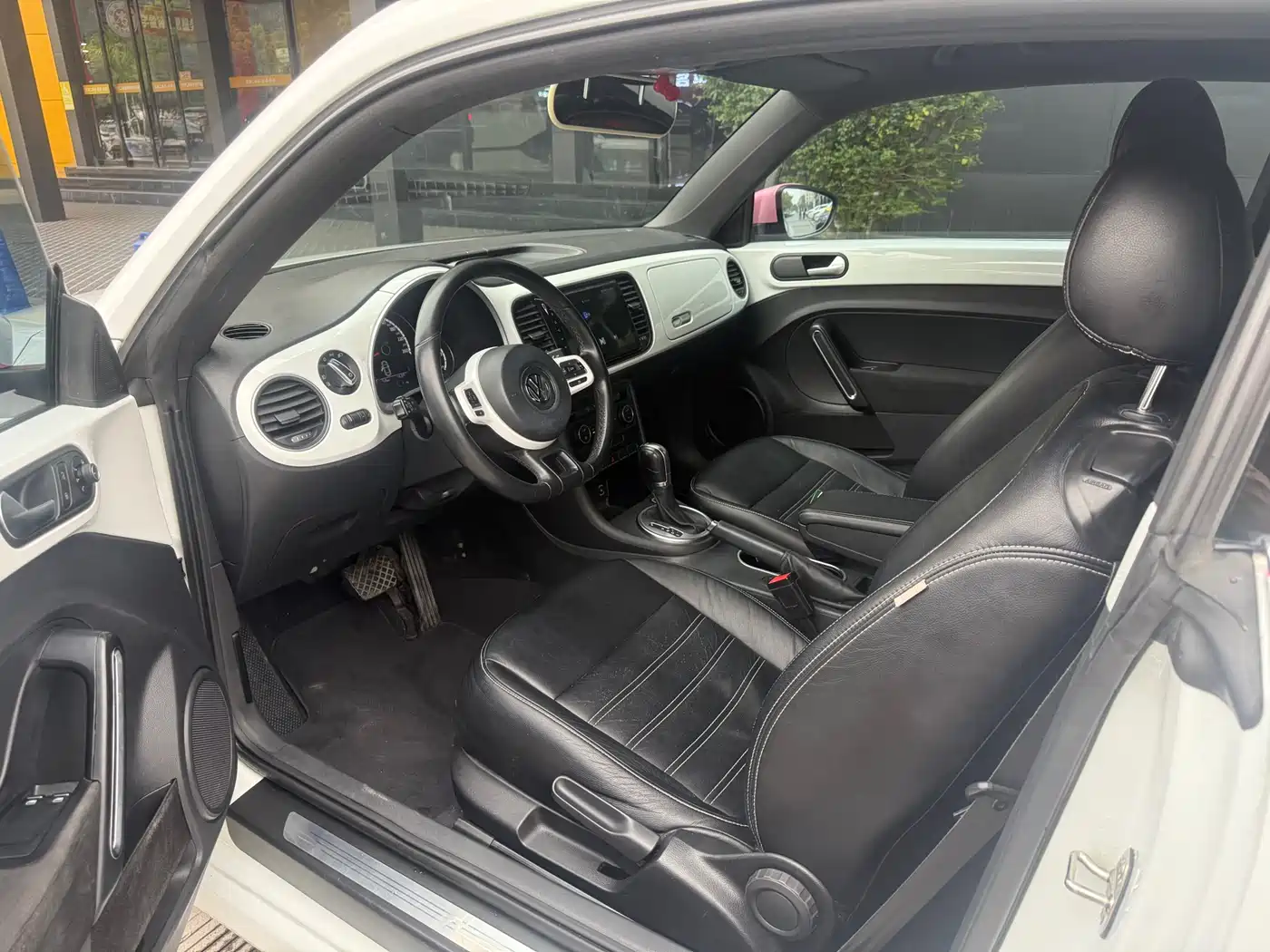 Volkswagen Beetle 2015 180TSI фото 4