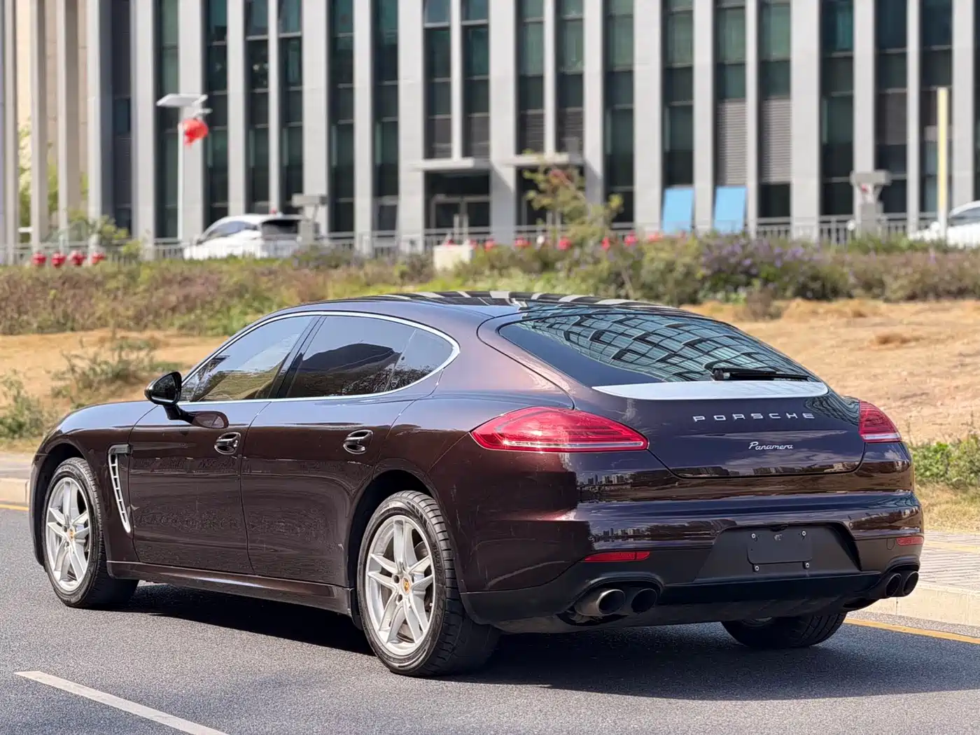 Porsche Panamera 2016 Panamera Executive Edition 3.0T фото 15
