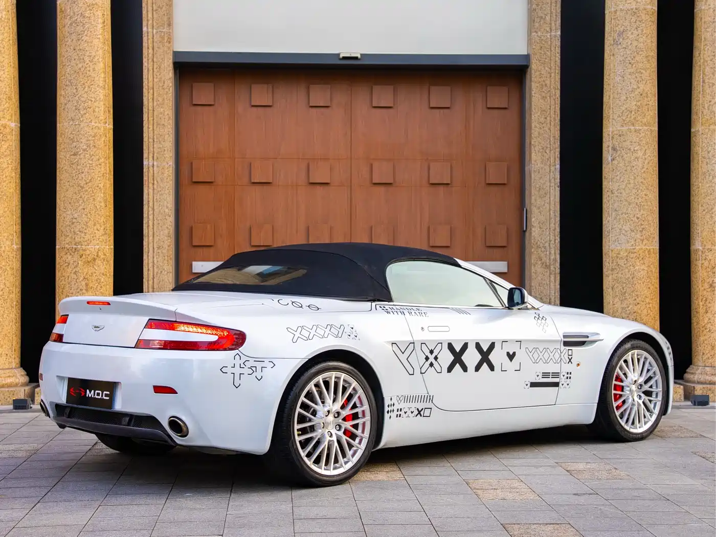 Aston Martin V8 Vantage 2010 2008 Model 4.7 Sportshift Roadster