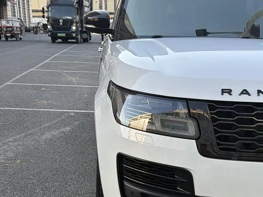 Land Rover Range Rover 2020 3.0 L6 Heritage Edition фото 3