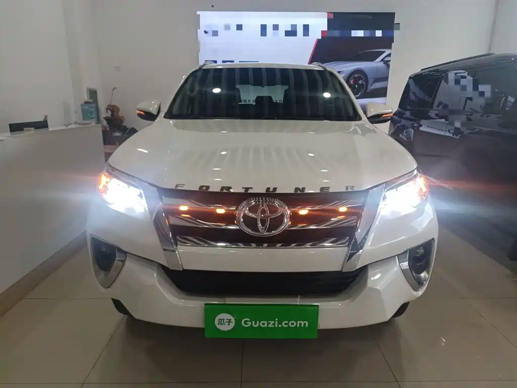 Toyota Fortuner 2016 2.7L Middle East Edition фото 3
