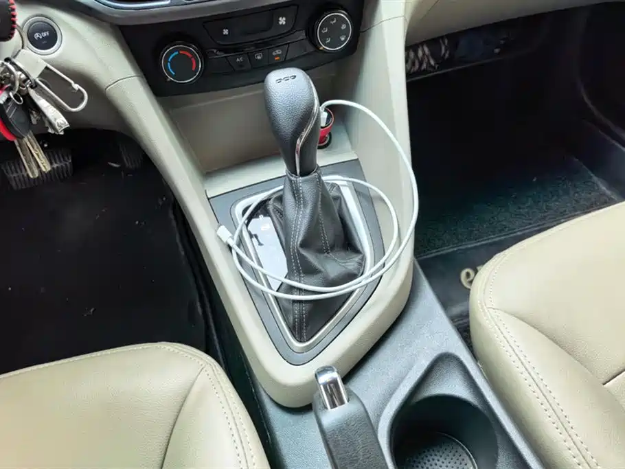 Buick Excelle 2019 15T DCT Progressive Type China VI фото 16