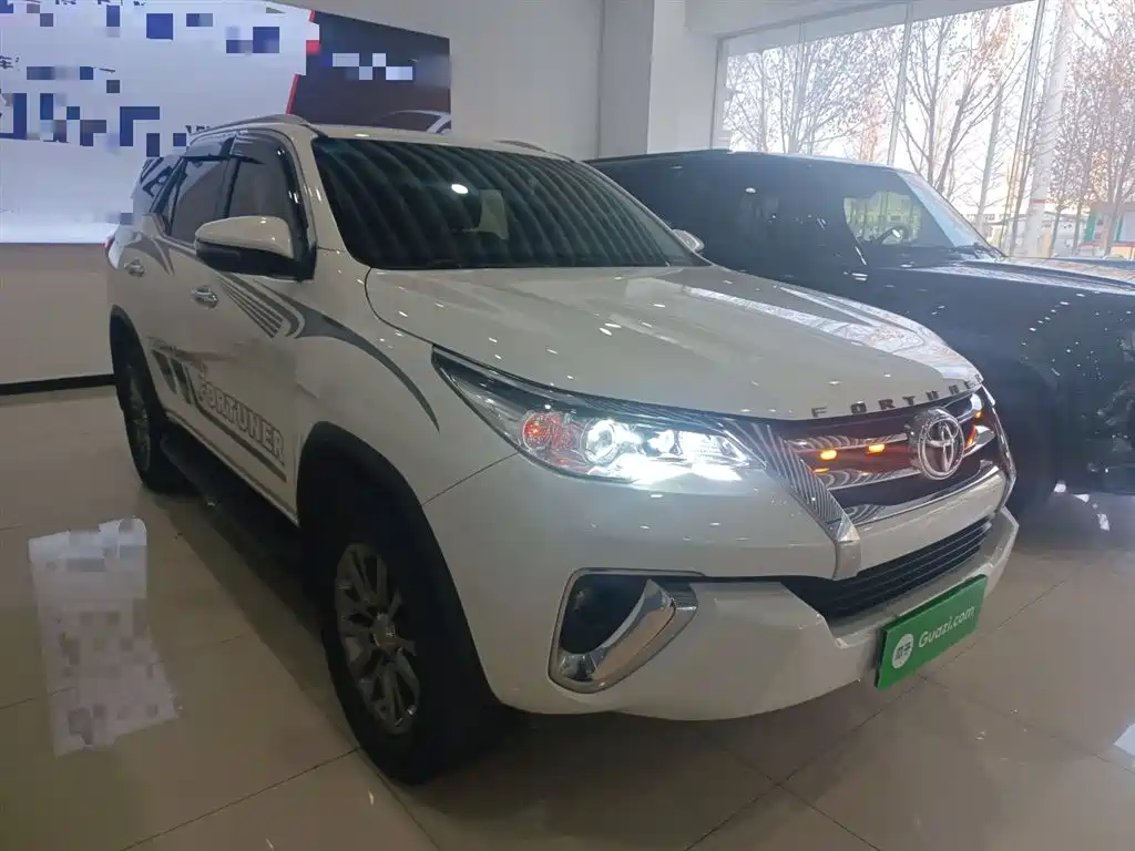 Toyota Fortuner 2016 2.7L Middle East Edition фото 4