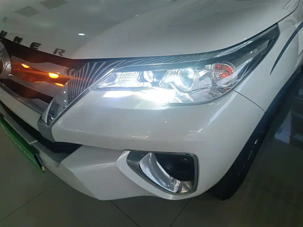 Toyota Fortuner 2016 2.7L Middle East Edition фото 24