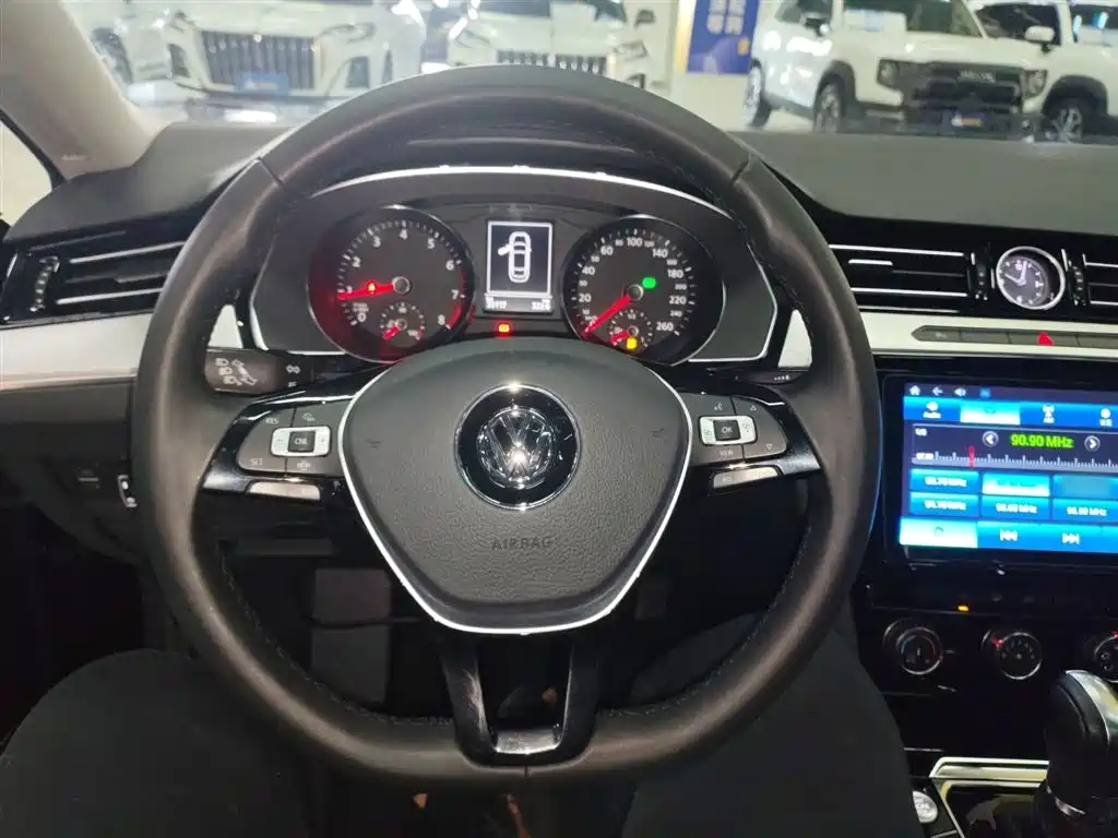 Volkswagen Magotan 2019 330TSI DSG Leading China VI фото 3