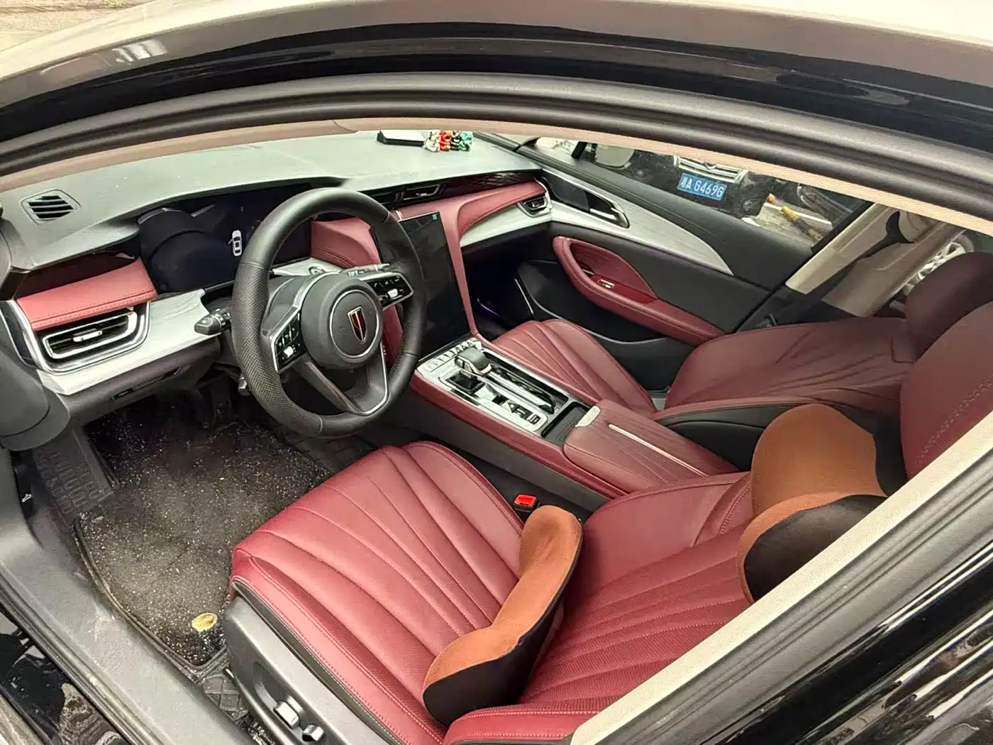 Hongqi H5 2025 2.0T Automatic Flag Celebration 500,000 Units Anniversary Edition фото 4