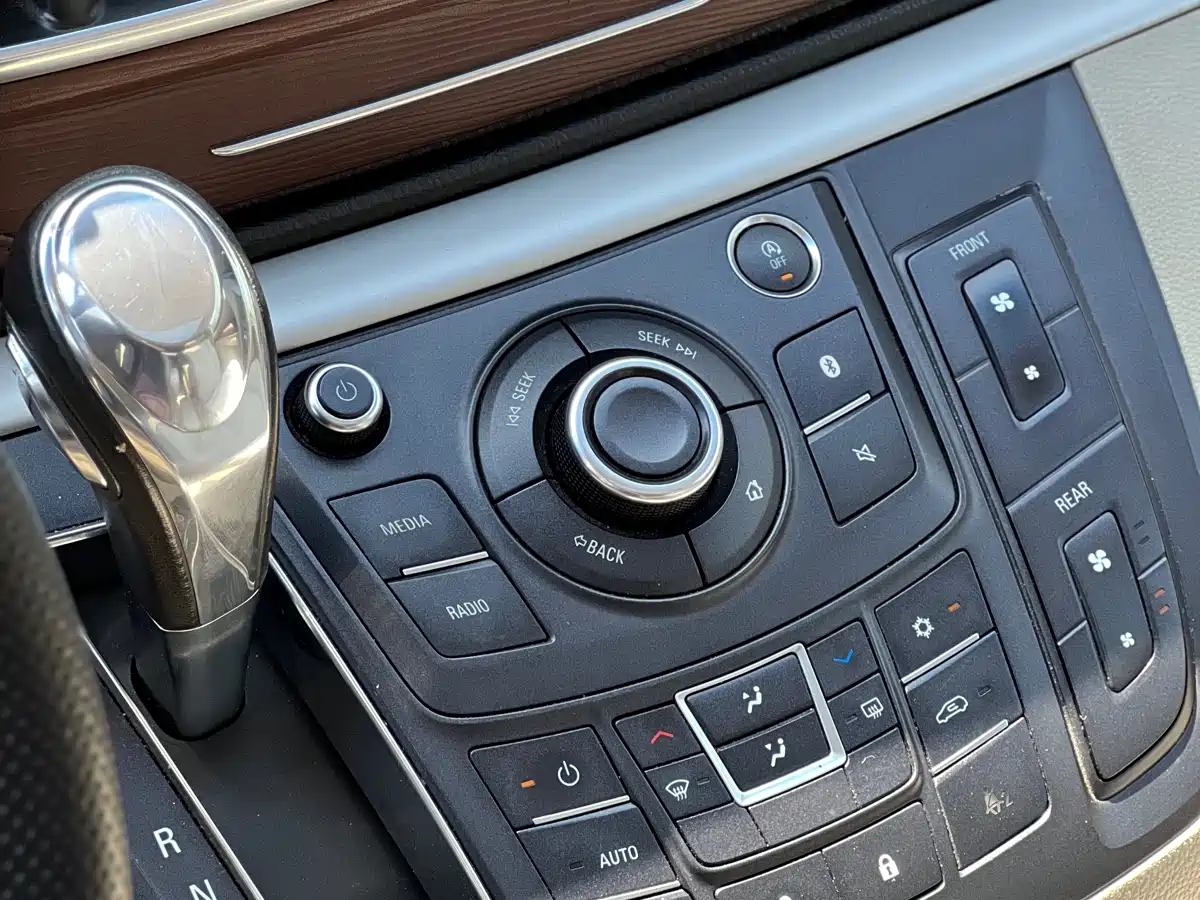 Buick GL8 2018 28T Luxury Model China VI фото 16
