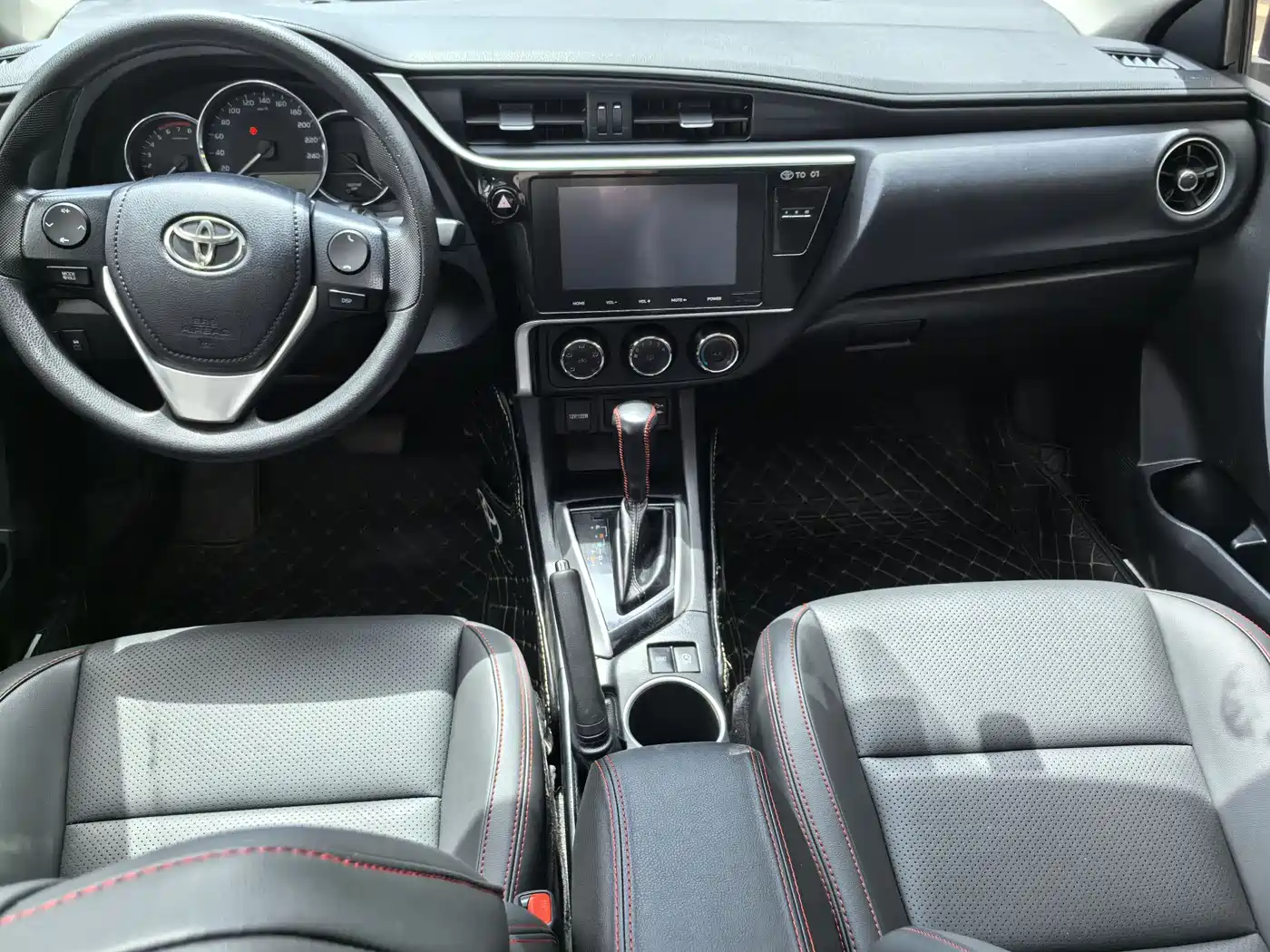 Toyota Levin 2017 Facelift 185T CVT Elite (China V) фото 8