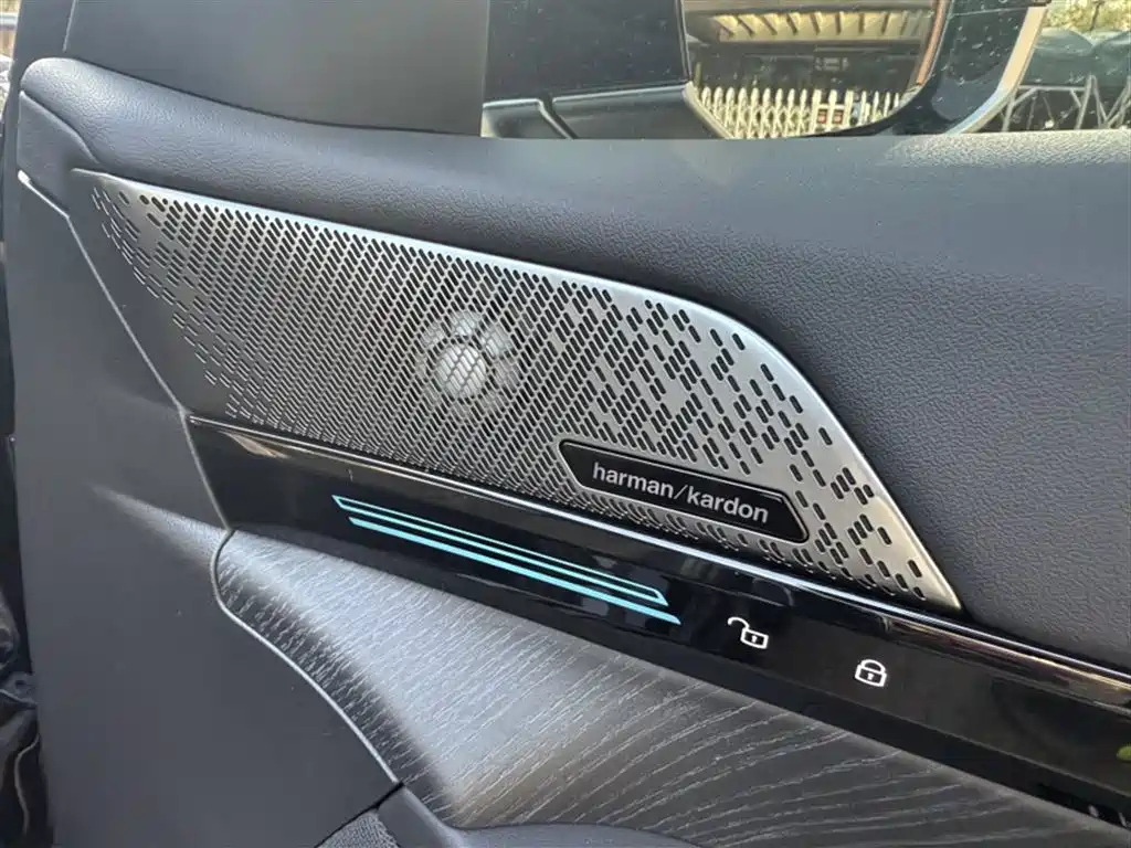 BMW 5 Series 2024 525Li Luxury Package фото 14