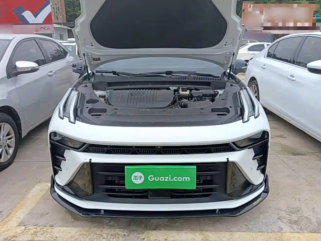Фото 20 - Lynk & Co 03