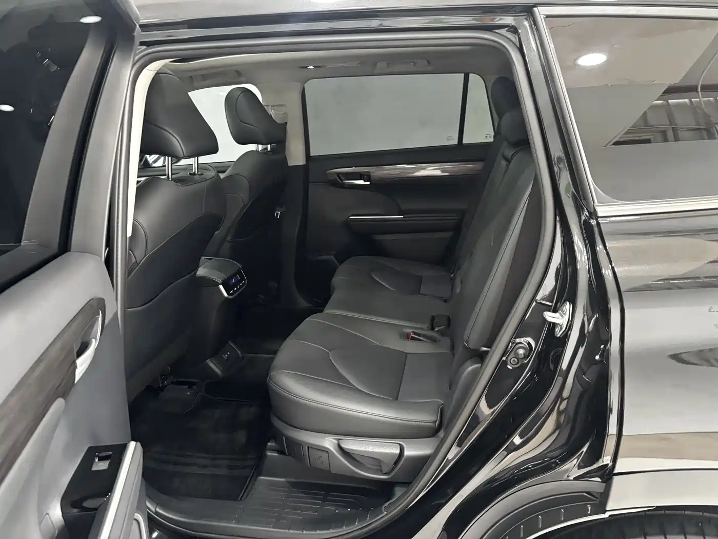Toyota Highlander 2024 380T AWD Premium 7-Seater фото 21