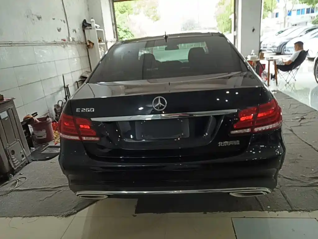 Photo 6 - Mercedes-Benz E-Class