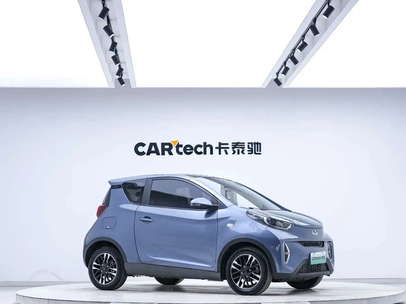 QQ New Energy Little Ant 2022 2022 Facelift Sweet Edition Half Sugar NMC 30.6kWh 30kW 301km