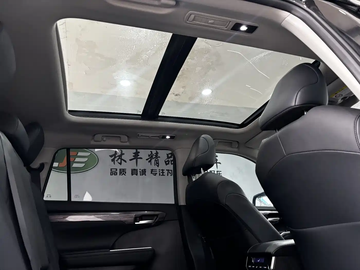 Toyota Highlander 2024 380T AWD Premium 7-Seater фото 30