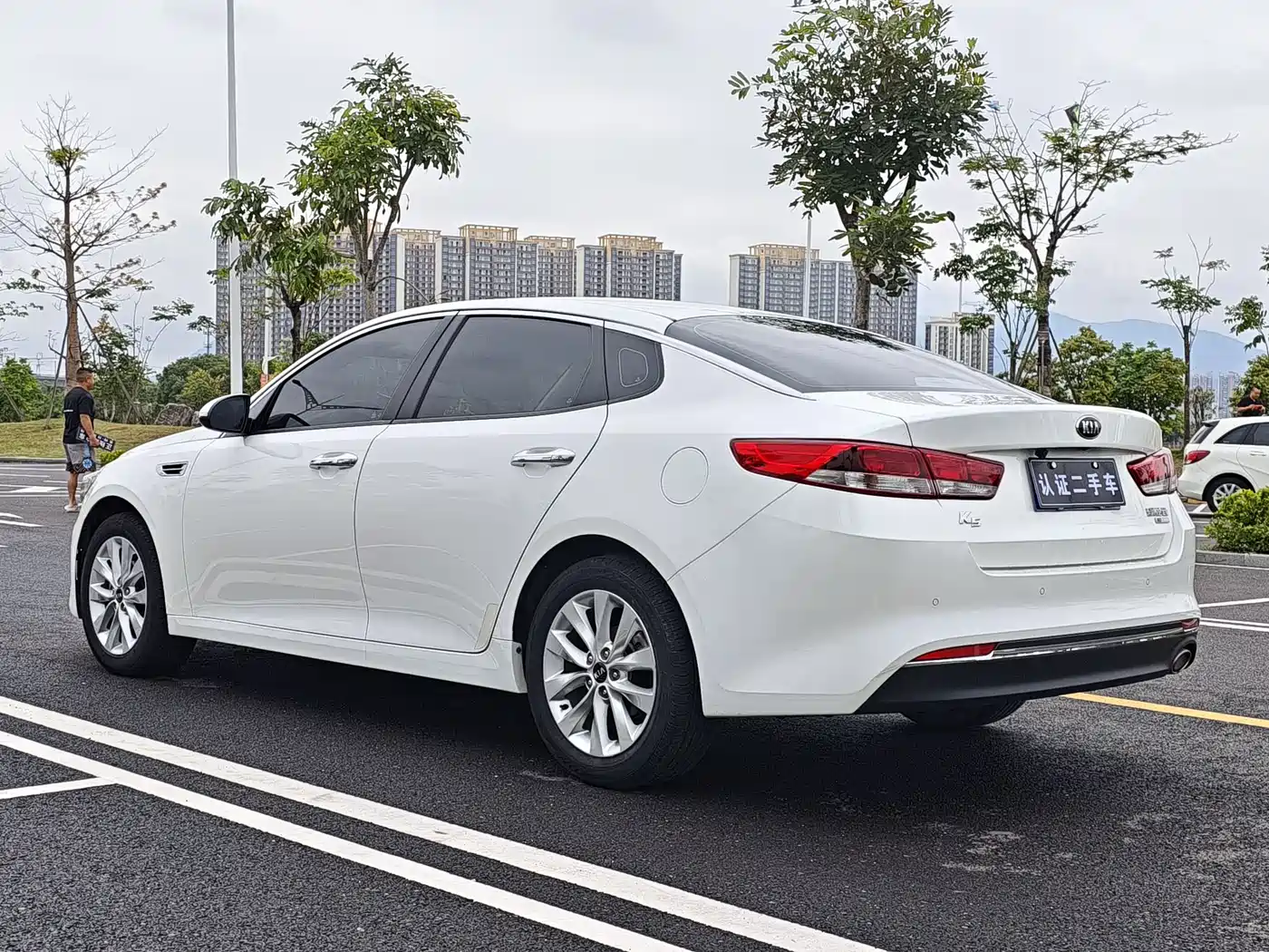 KIA K5
