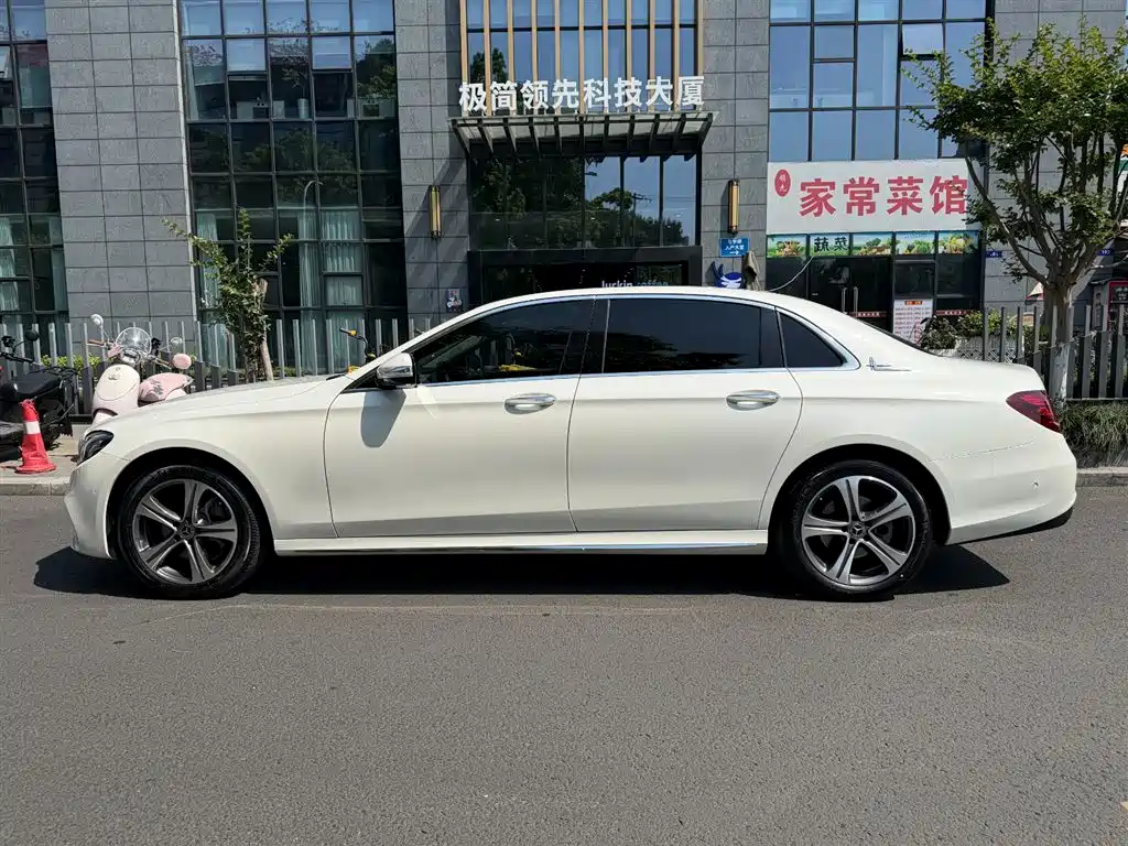 Mercedes-Benz E-Class 2019 E 200 L Sport фото 3