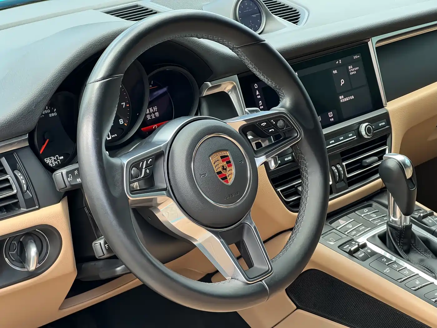 Porsche Macan 2018 Macan 2.0T фото 9