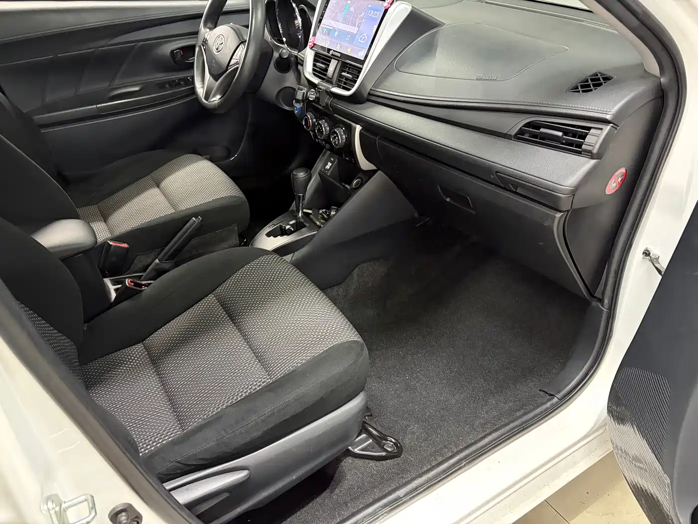 Toyota Vios FS 2017 1.5L CVT Fengchi Edition фото 10