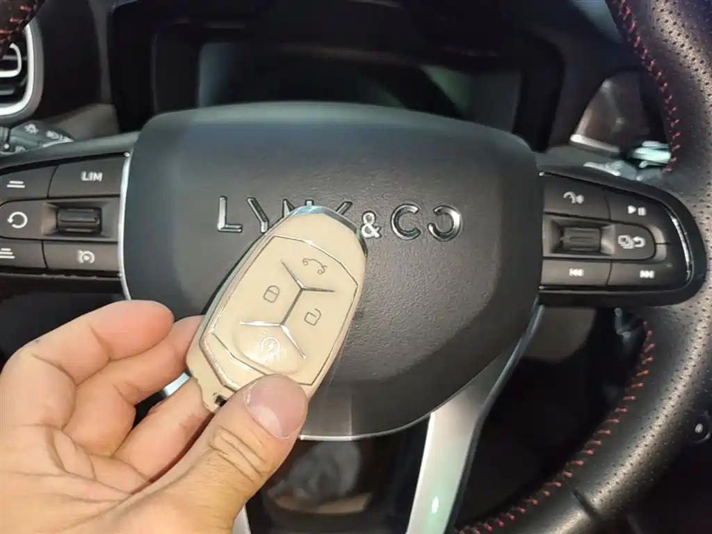 Lynk & Co 02 2018 1.5T DCT 2WD Power Edition China V фото 9