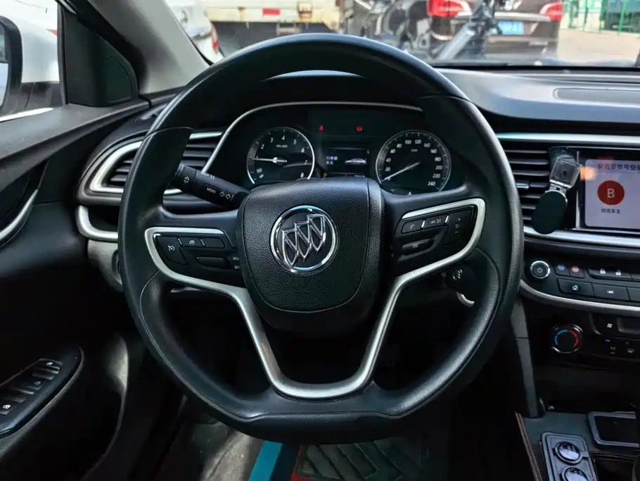Фото 15 - Buick Excelle