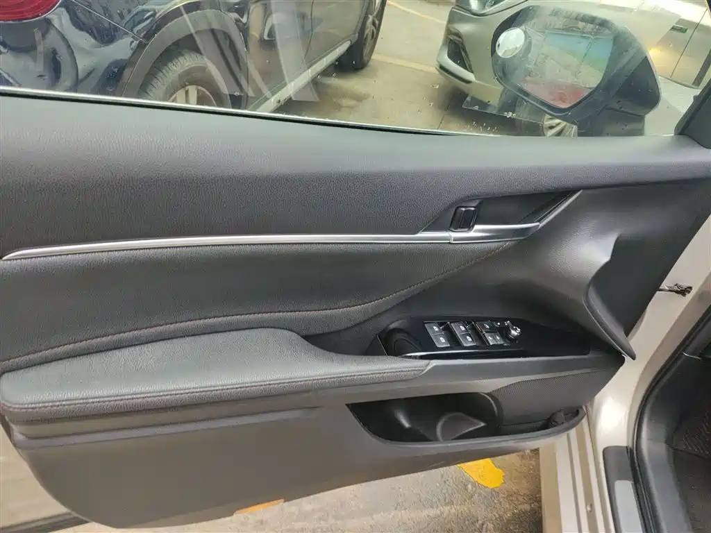 Toyota Camry 2019 2.5G Luxury Edition China VI фото 28
