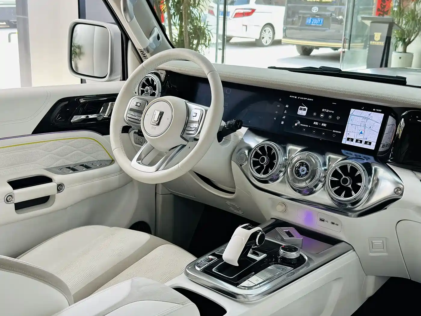 TANK CO CREATION TANK 300