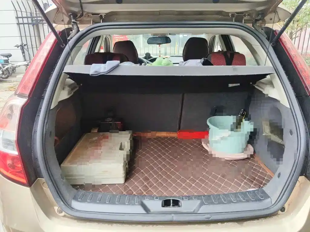 Dongfeng Aeolus Dongfeng Fengshen H30 2012 2012 CROSS 1.6L Automatic Premium