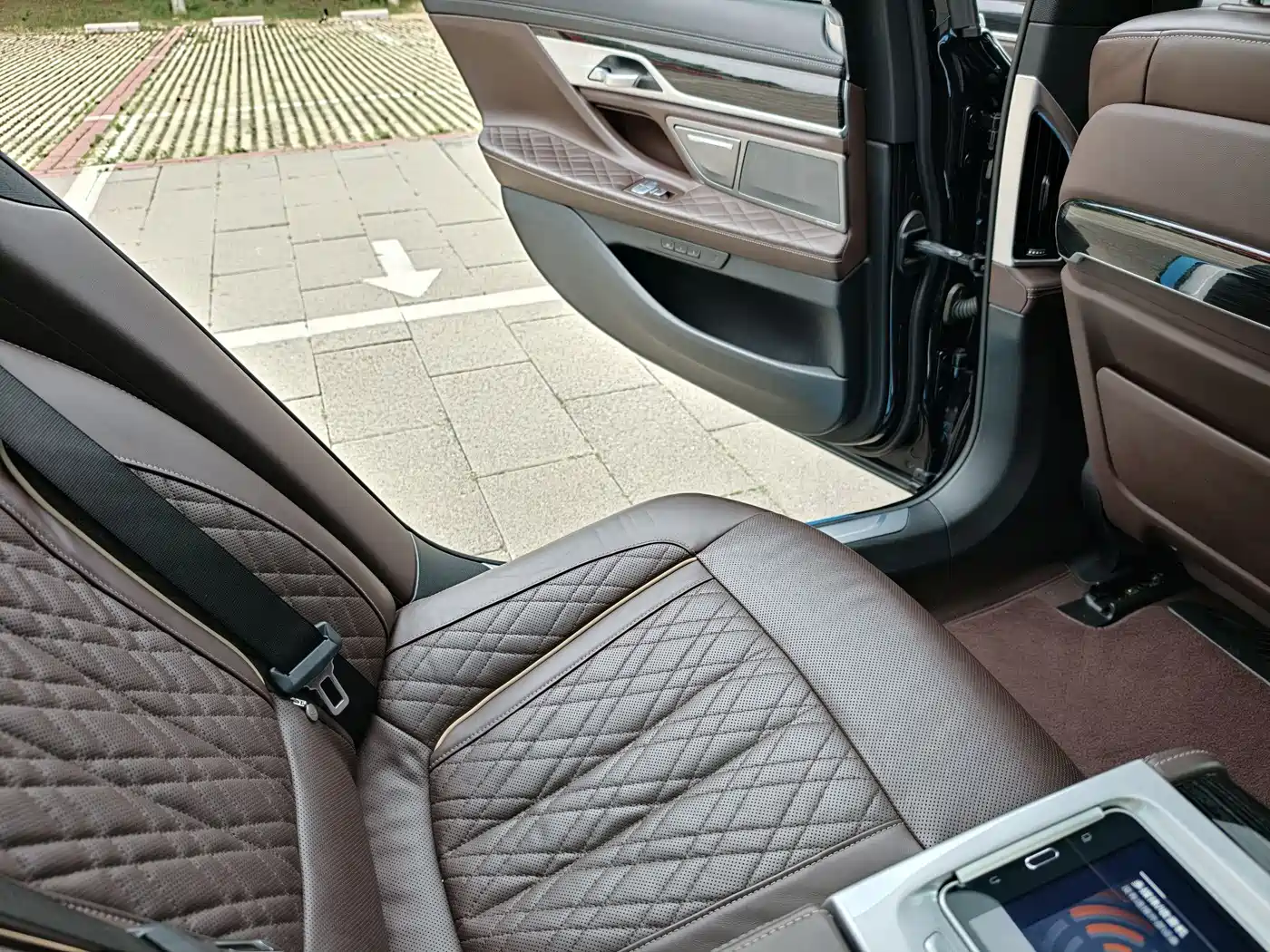 BMW 7 Series 2021 Model 740Li Premium M Sport Package фото 18