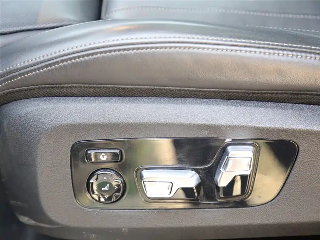 BMW X5 (Import) 2019 xDrive40i Exclusive M Sport Package фото 10